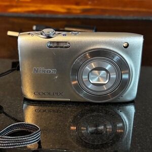Nikon COOLPIX S3100 Digital Camera 14 MP 5X Nikon Wide Angle Optical Zoom